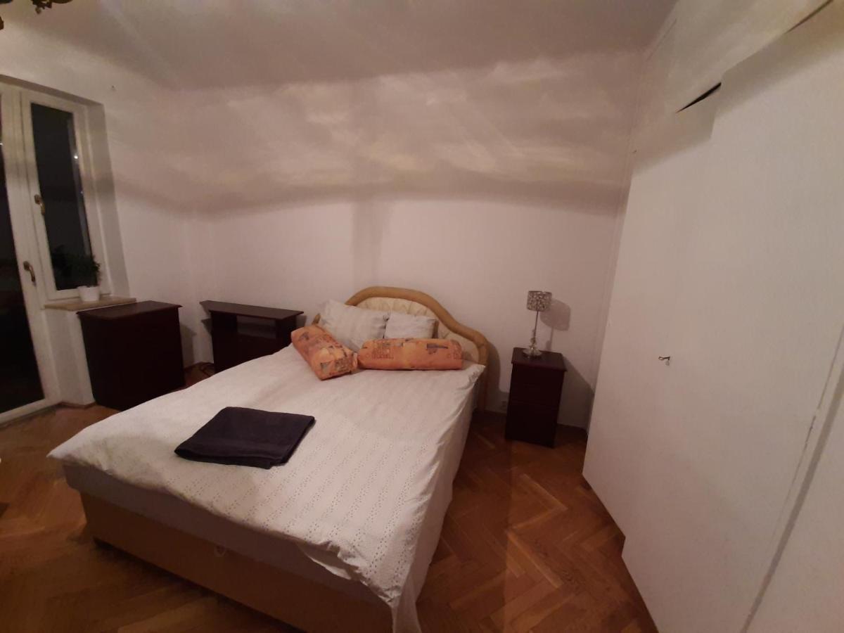Rooms In Centrum Варшава Экстерьер фото