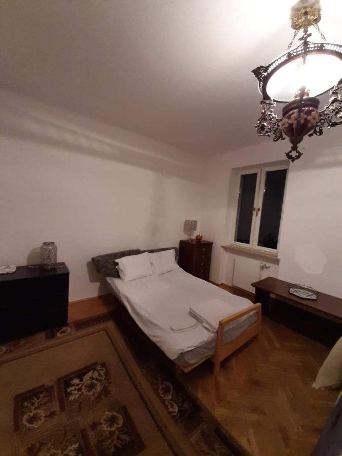 Rooms In Centrum Варшава Экстерьер фото