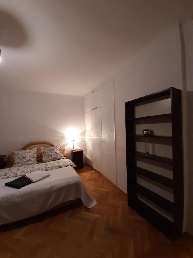 Rooms In Centrum Варшава Экстерьер фото
